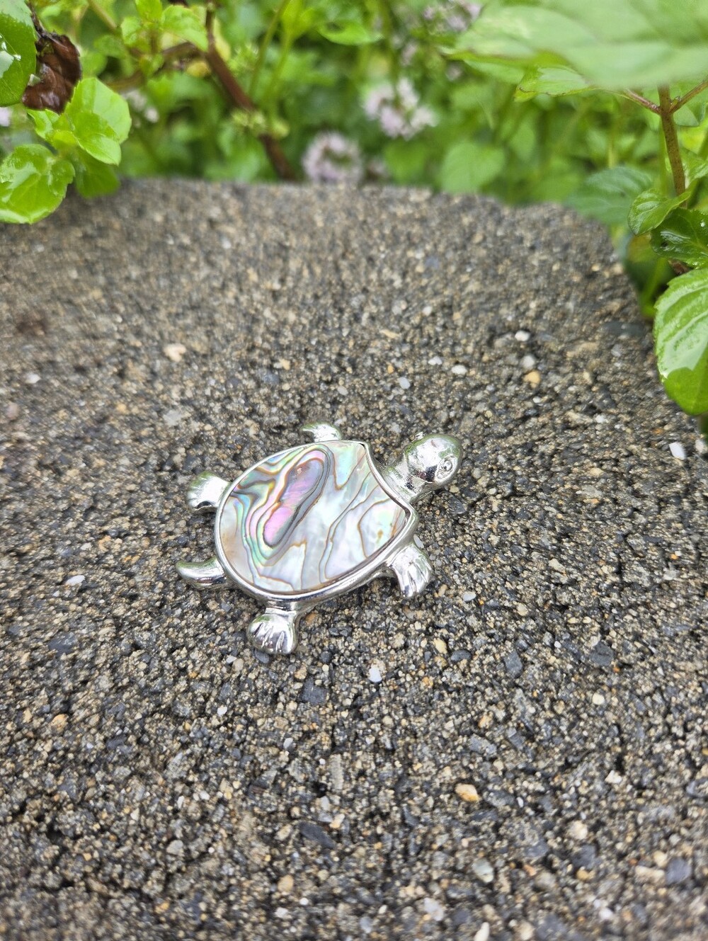 Vintage  Silver Tone Turtle Pendant With Abalone Shell